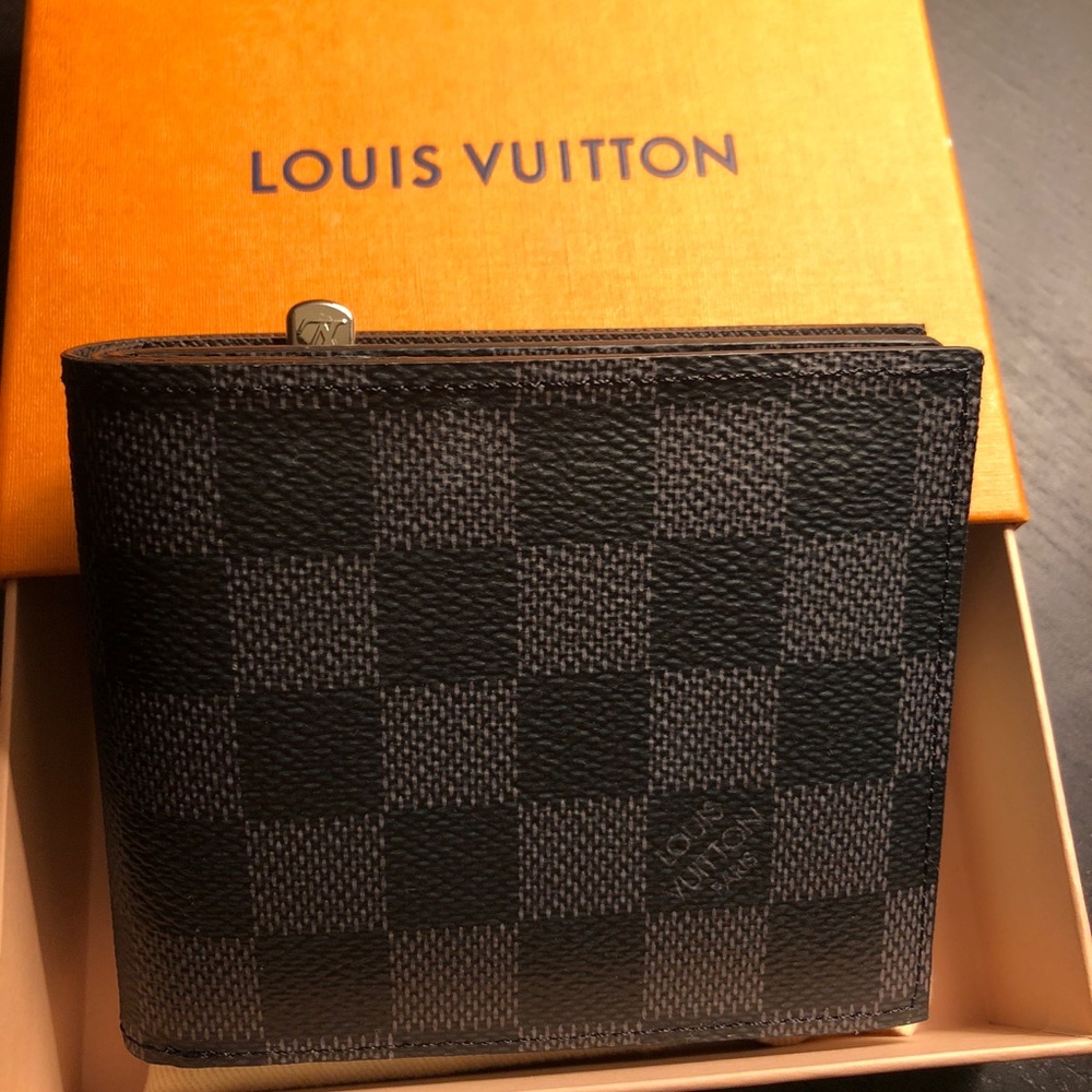 Louis Vuitton men wallet